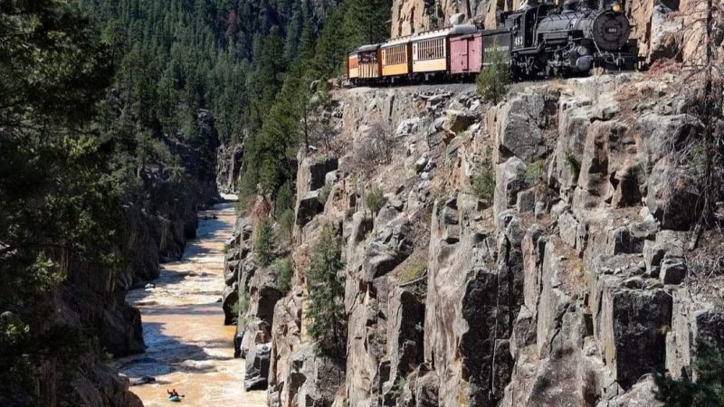 9 Most Dangerous Train Routes In The World.. 😳